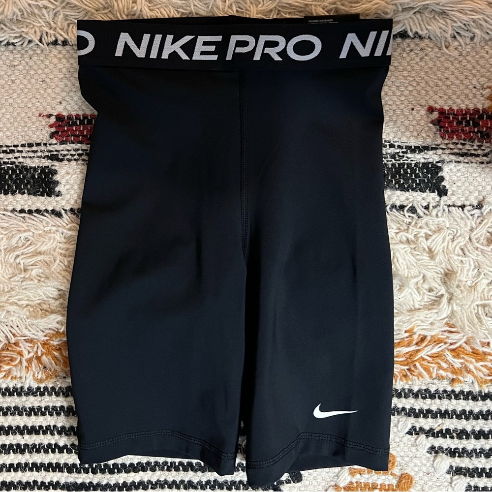 NWT Nike 7in Shorts - Picture 2 of 5